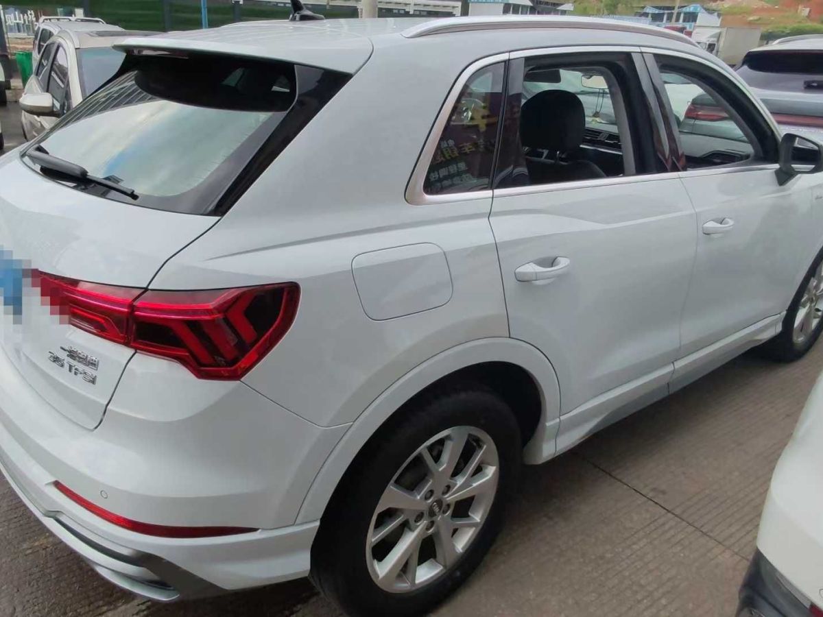 奧迪 奧迪Q3  2019款  35 TFSI 時(shí)尚動(dòng)感型圖片