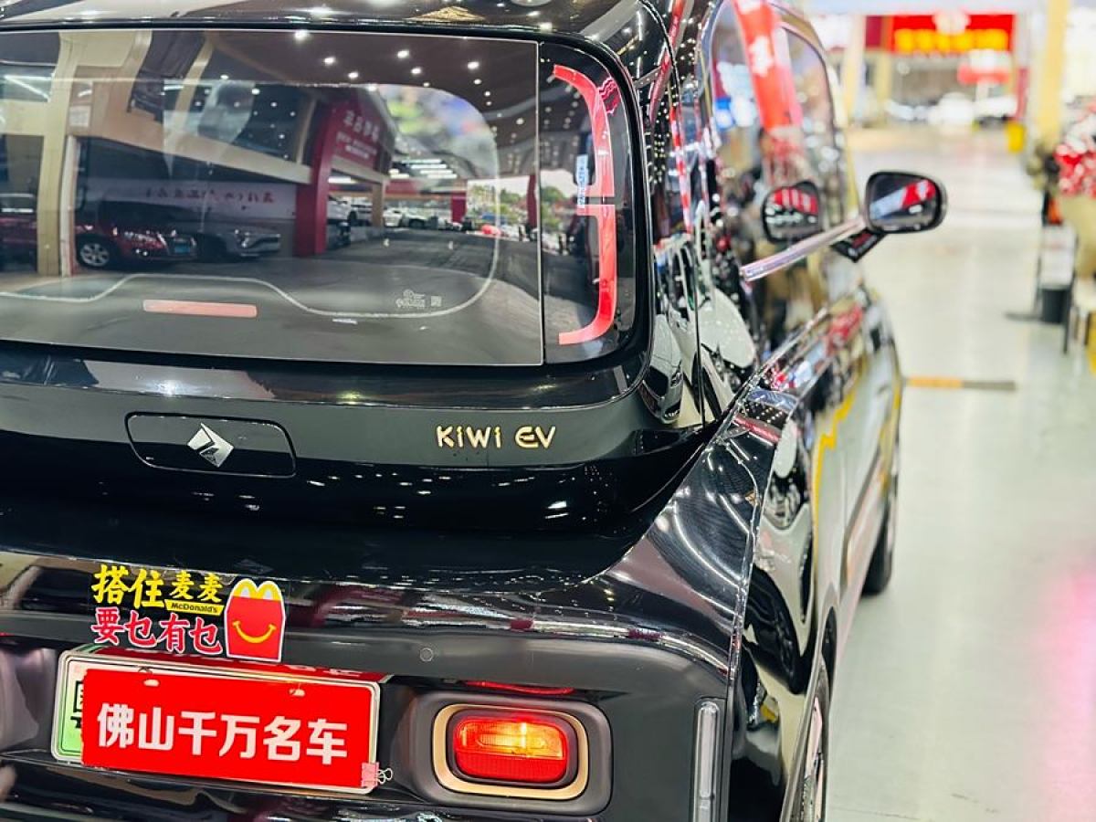 寶駿 寶駿KiWi EV  2022款 設(shè)計師輕享版 三元鋰圖片