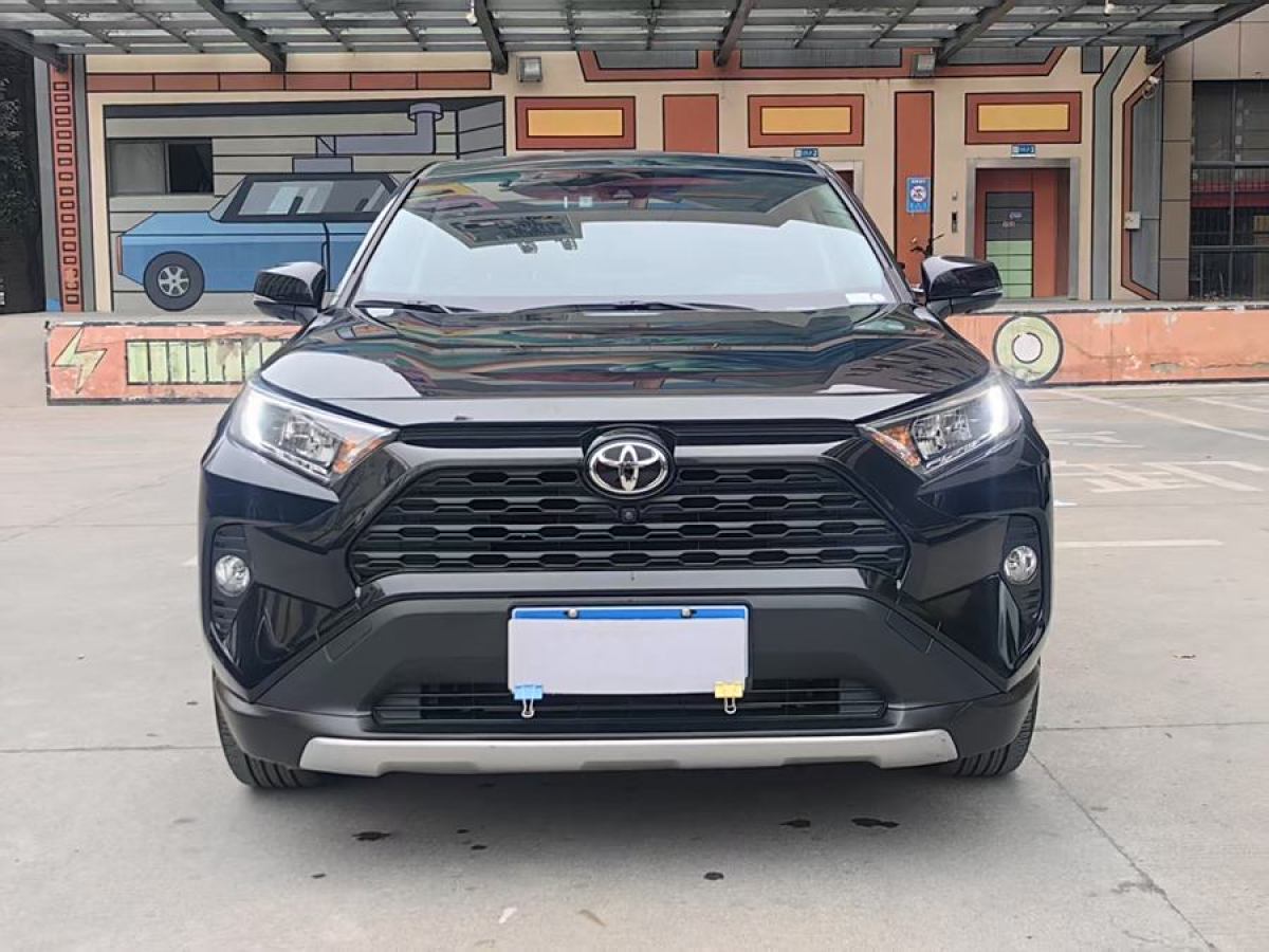 豐田 RAV4榮放  2022款 2.0L CVT兩驅(qū)風(fēng)尚版圖片