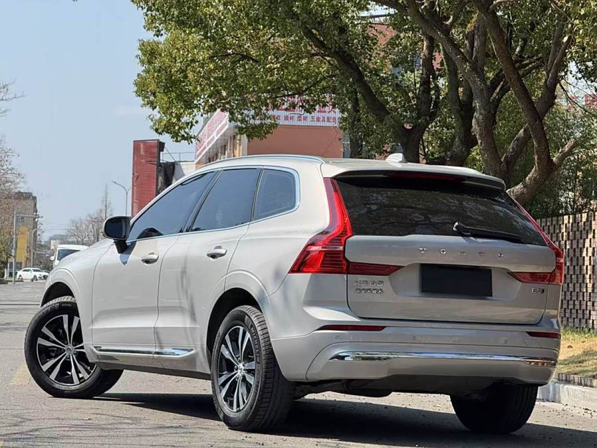 沃爾沃 XC60  2023款 B5 四驅(qū)智逸豪華版圖片