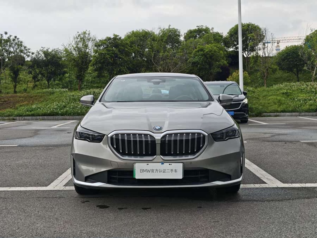 寶馬 寶馬i5  2024款 eDrive 35L 尊享型 豪華套裝圖片