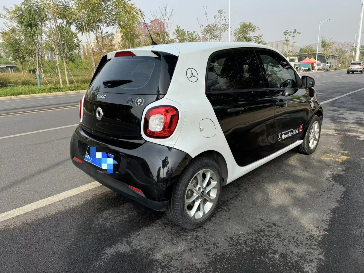 smart forfour  2016款 1.0L 52千瓦靈動版圖片