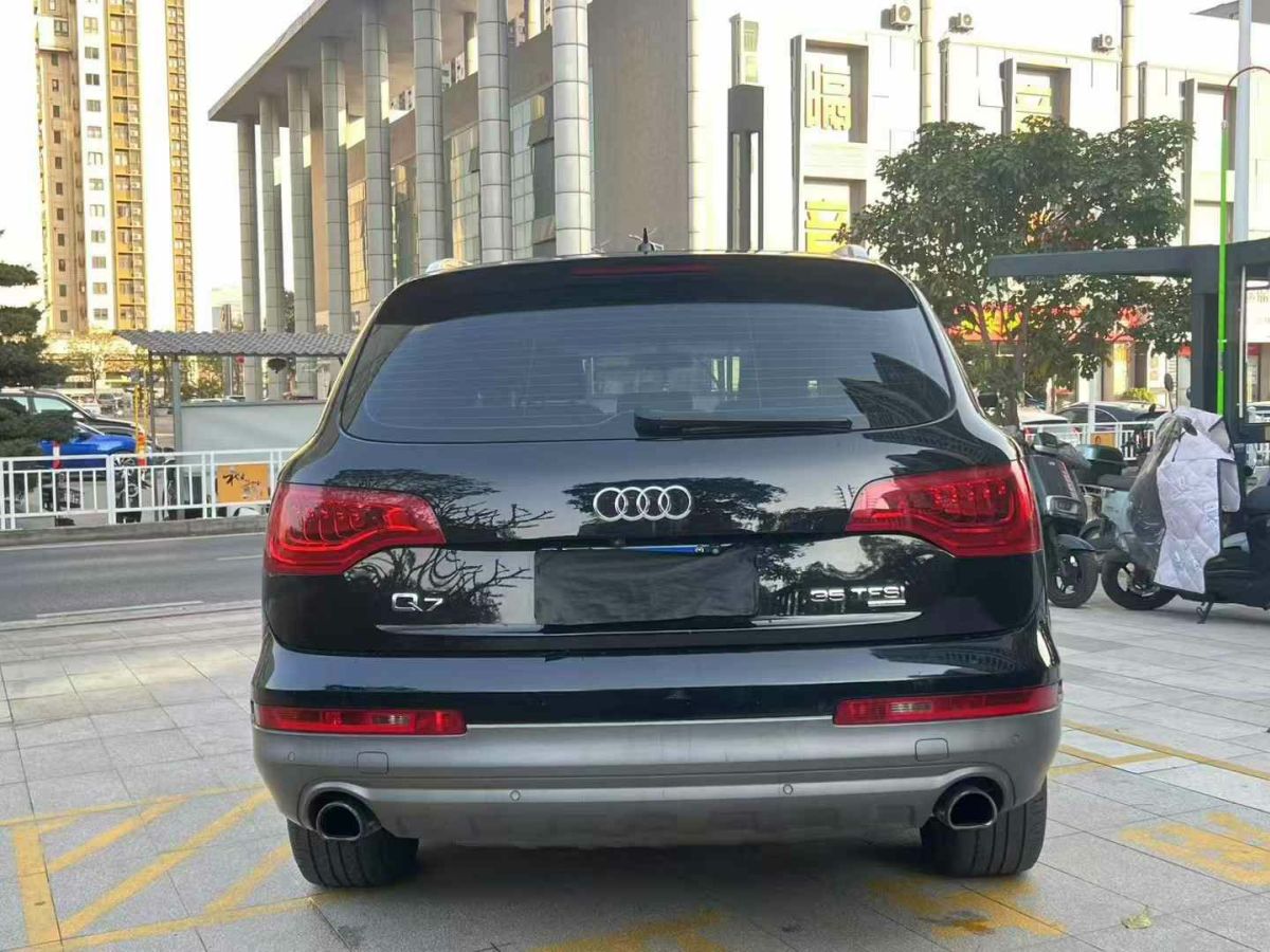 奧迪 奧迪Q7  2015款 Q7 35TFSI quattro 進(jìn)取型圖片