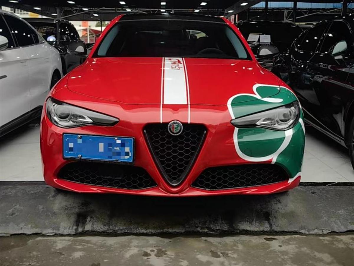 阿爾法·羅密歐 Giulia  2017款 2.0T 280HP 豪華運(yùn)動(dòng)版圖片