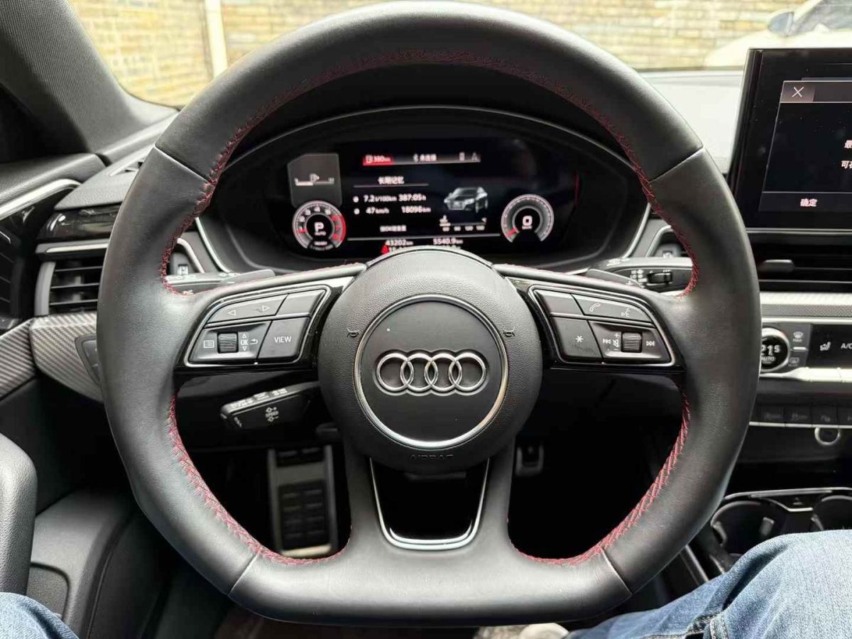 奧迪 奧迪A4L  2022款 35 TFSI 時(shí)尚動(dòng)感型圖片