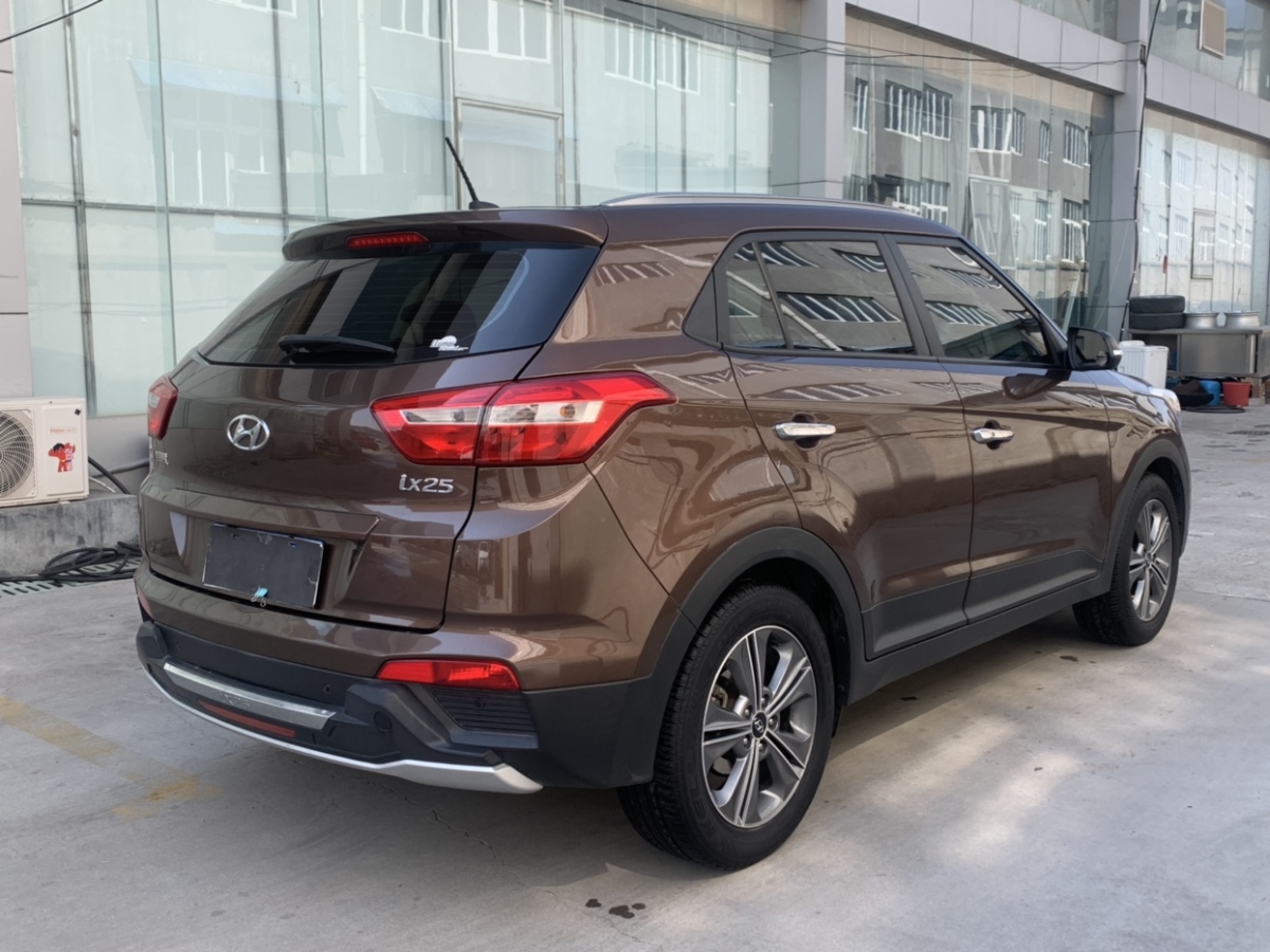 現(xiàn)代 ix25  2015款 1.6L 自動兩驅(qū)智能型GLS圖片