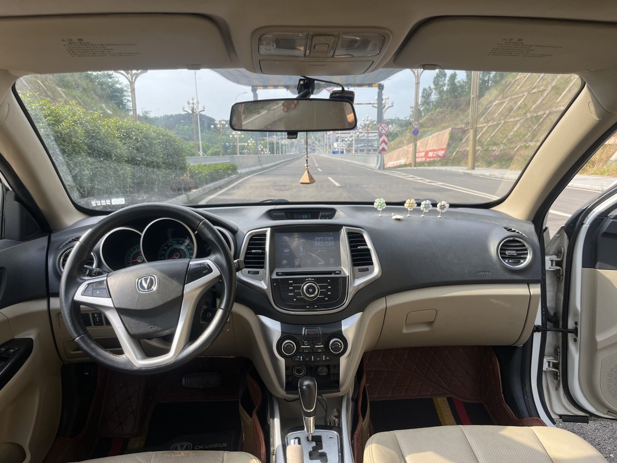 長(zhǎng)安 逸動(dòng)  2014款 1.6L 自動(dòng)豪華型圖片
