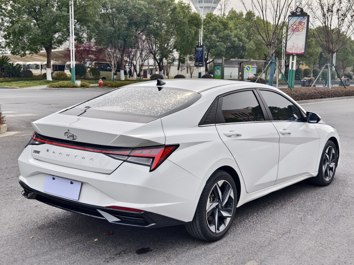 現(xiàn)代 伊蘭特  2021款 1.5L LUX尊貴版圖片