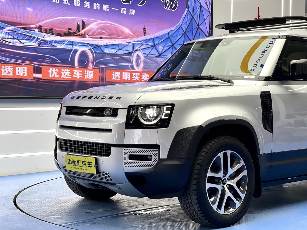 路虎 衛(wèi)士  2020款 110 P400 暗黑特別版圖片