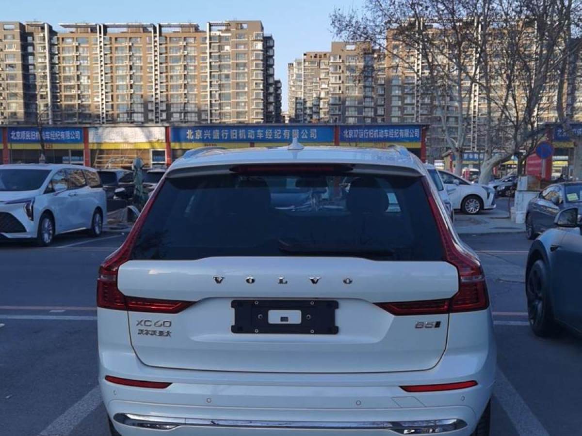 沃爾沃 XC60  2024款 B5 四驅(qū)智逸豪華版圖片