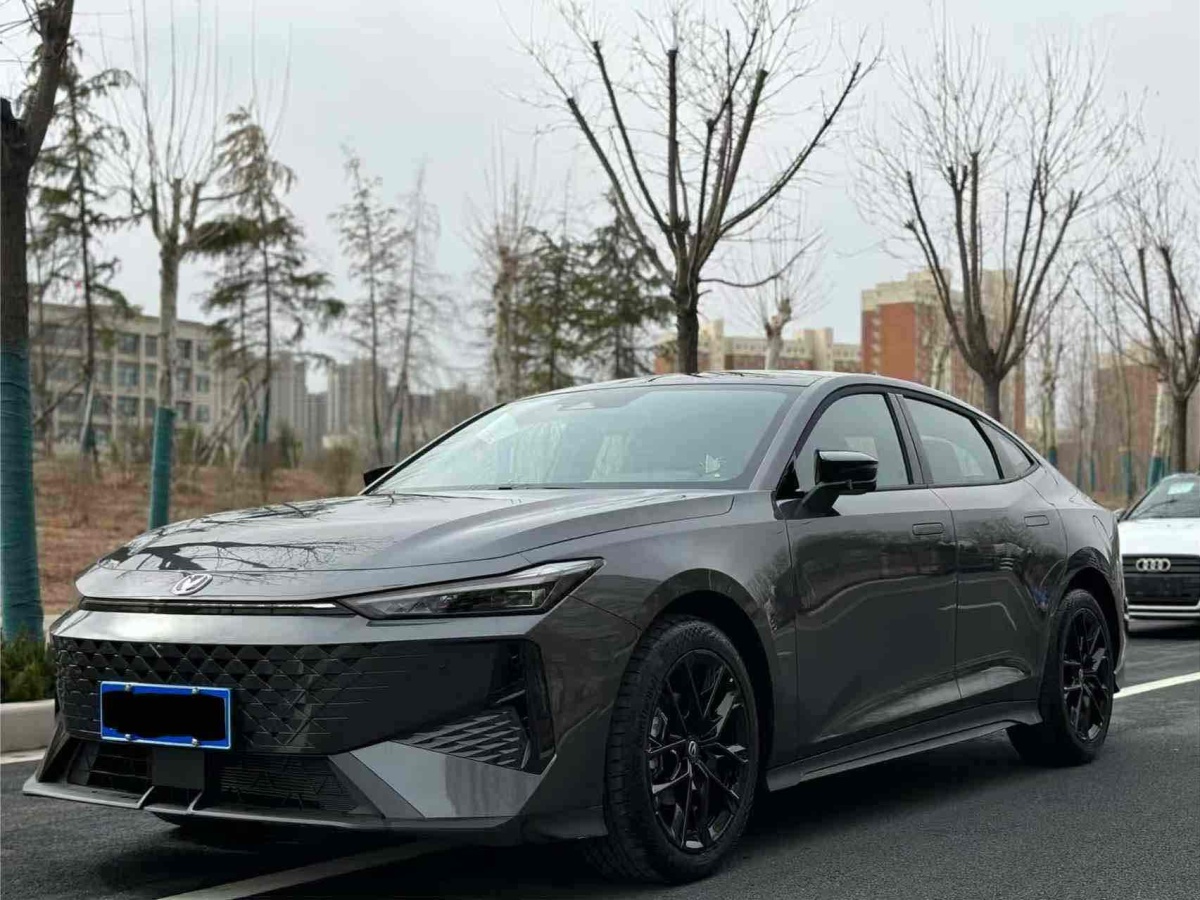 長(zhǎng)安 長(zhǎng)安UNI-V  2023款 1.5T 尊貴型圖片