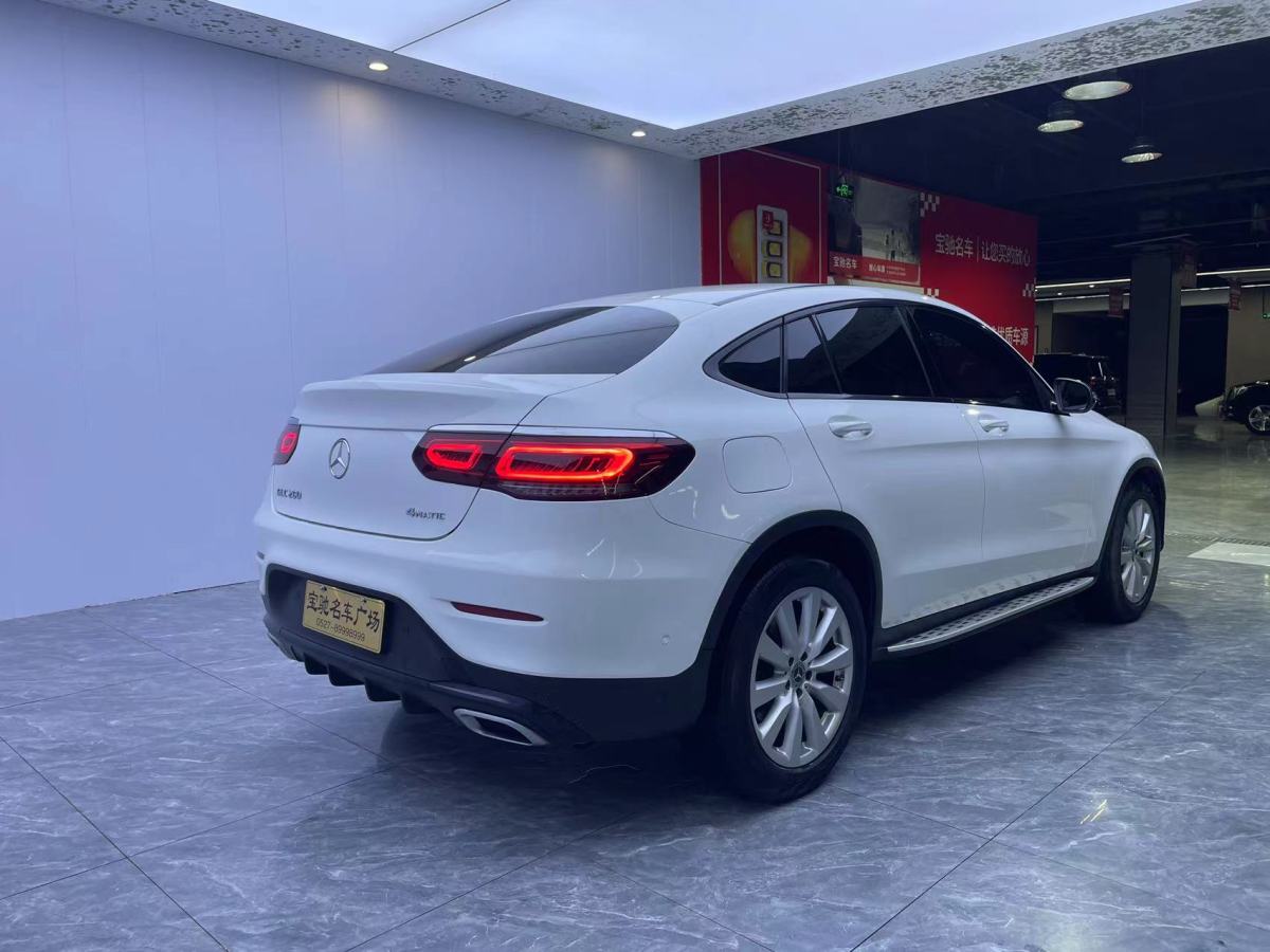 奔馳 奔馳GLC  2022款 改款 GLC 260 4MATIC 轎跑SUV圖片