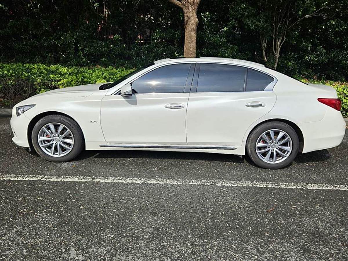 英菲尼迪 Q50L  2015款 2.0T 舒適版圖片