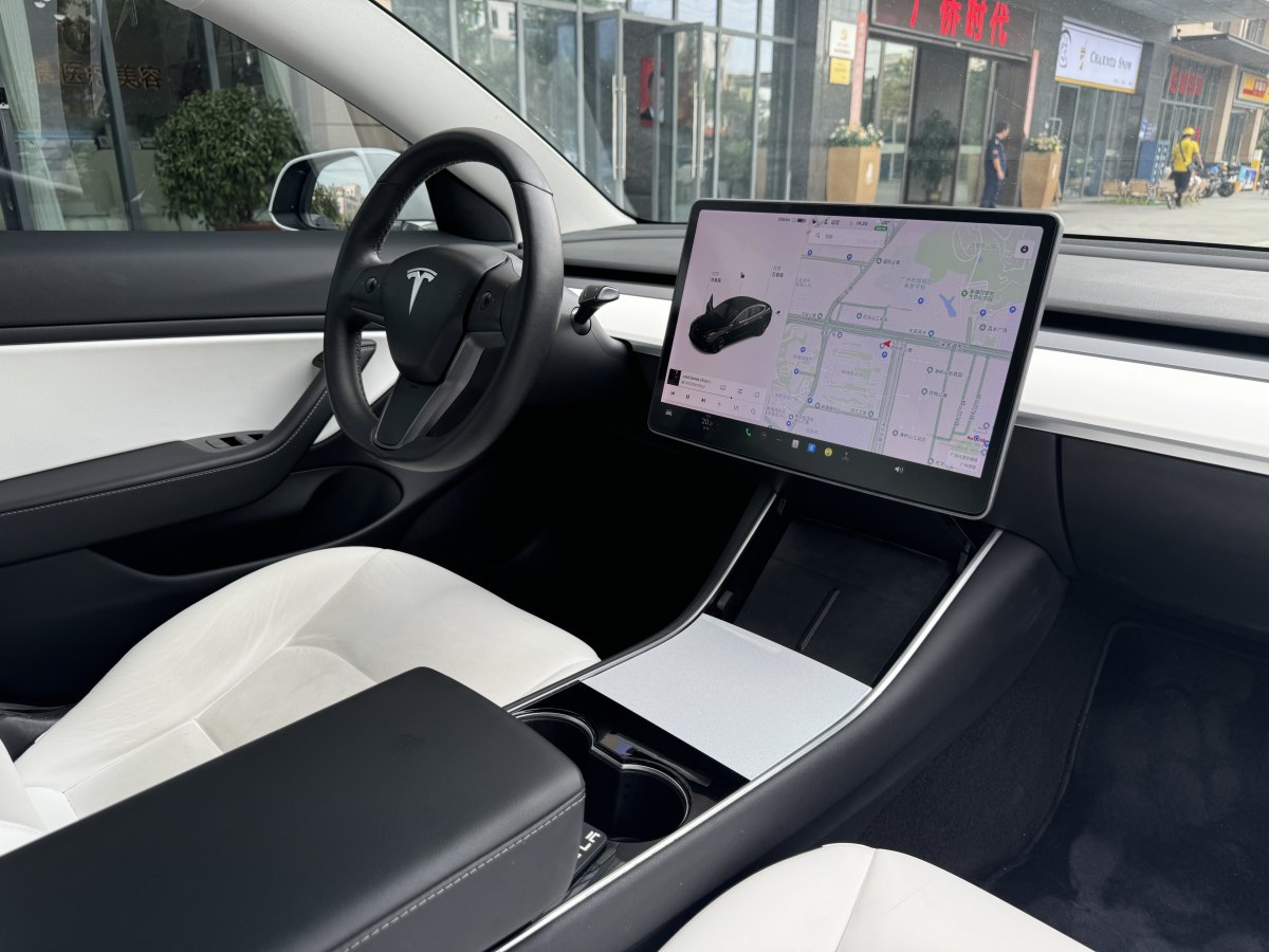 2020年8月特斯拉 Model 3  2019款 標(biāo)準(zhǔn)續(xù)航后驅(qū)升級版