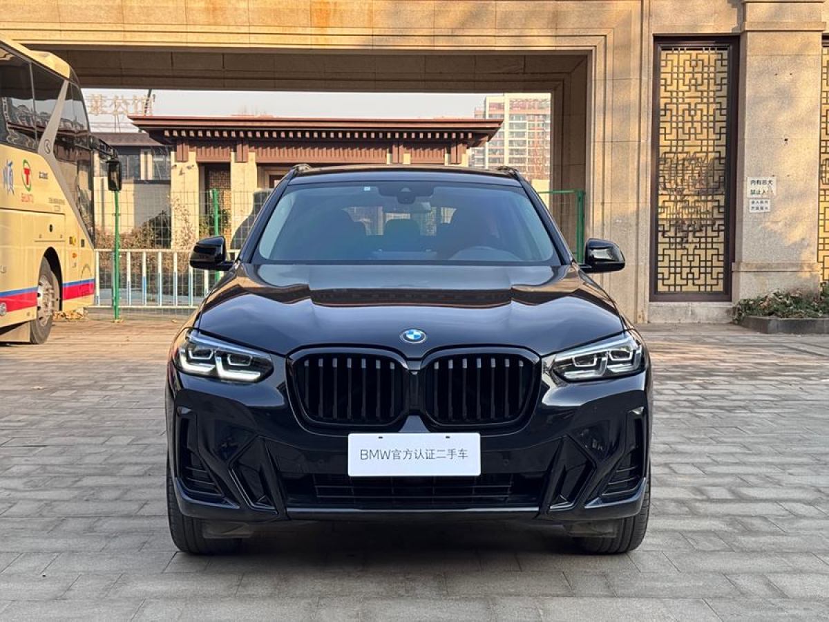 寶馬 寶馬X3  2022款 xDrive30i 領(lǐng)先型 M曜夜套裝圖片