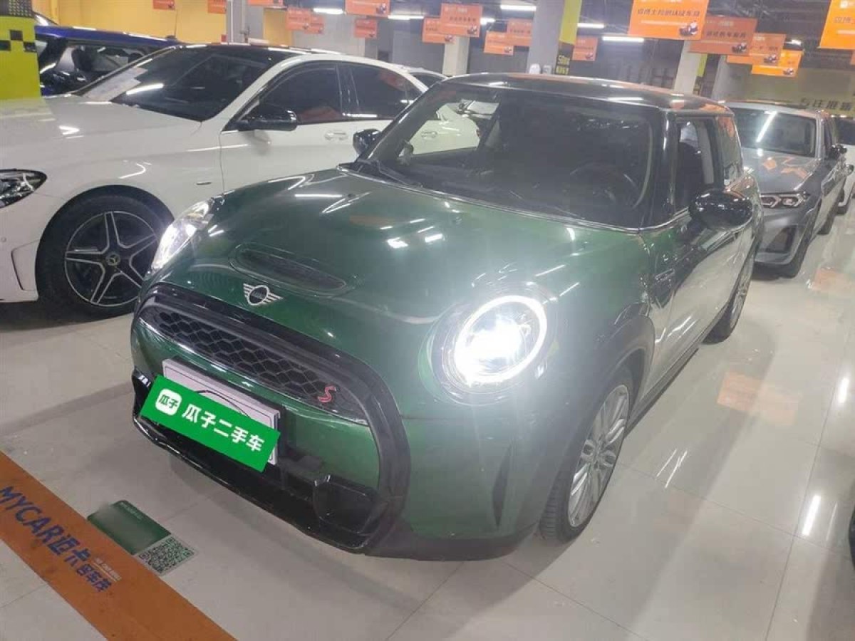 MINI MINI  2022款 改款 2.0T COOPER S 經(jīng)典派圖片