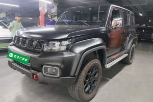 BJ40 北京 2.0D 自動四驅(qū)刀鋒英雄版?zhèn)b客型