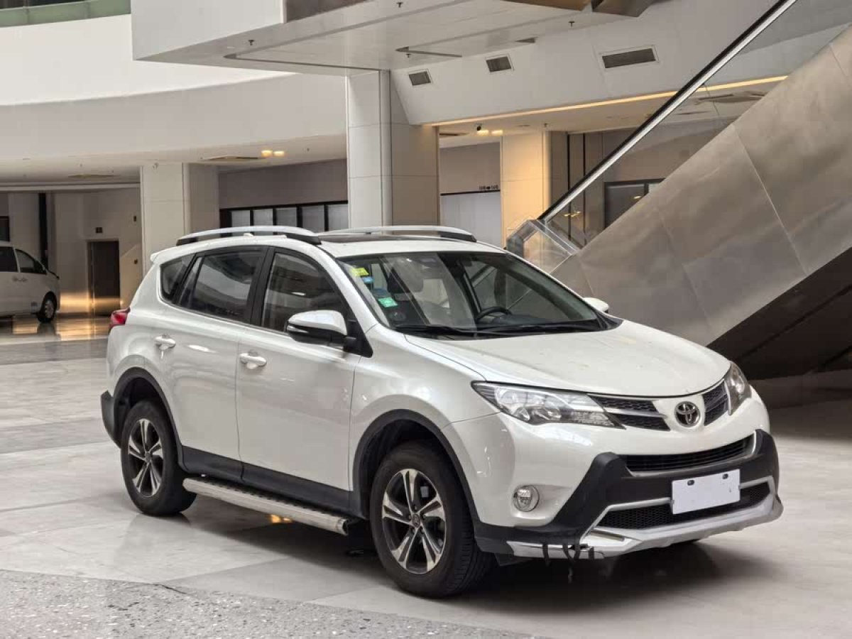 2015年5月豐田 RAV4榮放  2015款 2.0L CVT兩驅(qū)風尚版