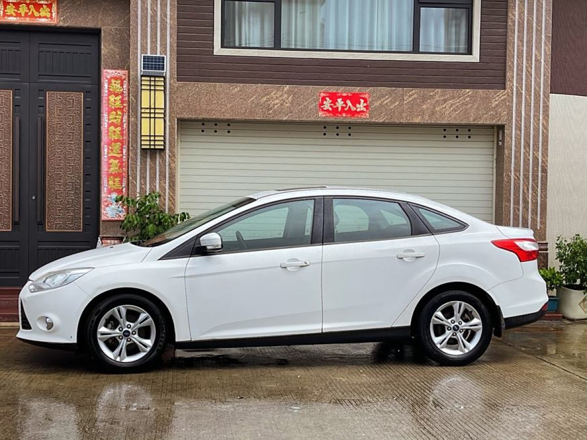 福特 ?？怂? 2012款 三廂 1.6L 自動(dòng)風(fēng)尚型圖片