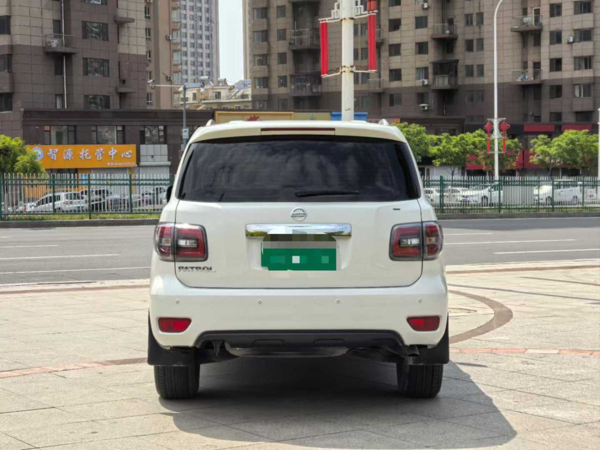 日產(chǎn) 途樂  2017款 5.6L 標準型圖片