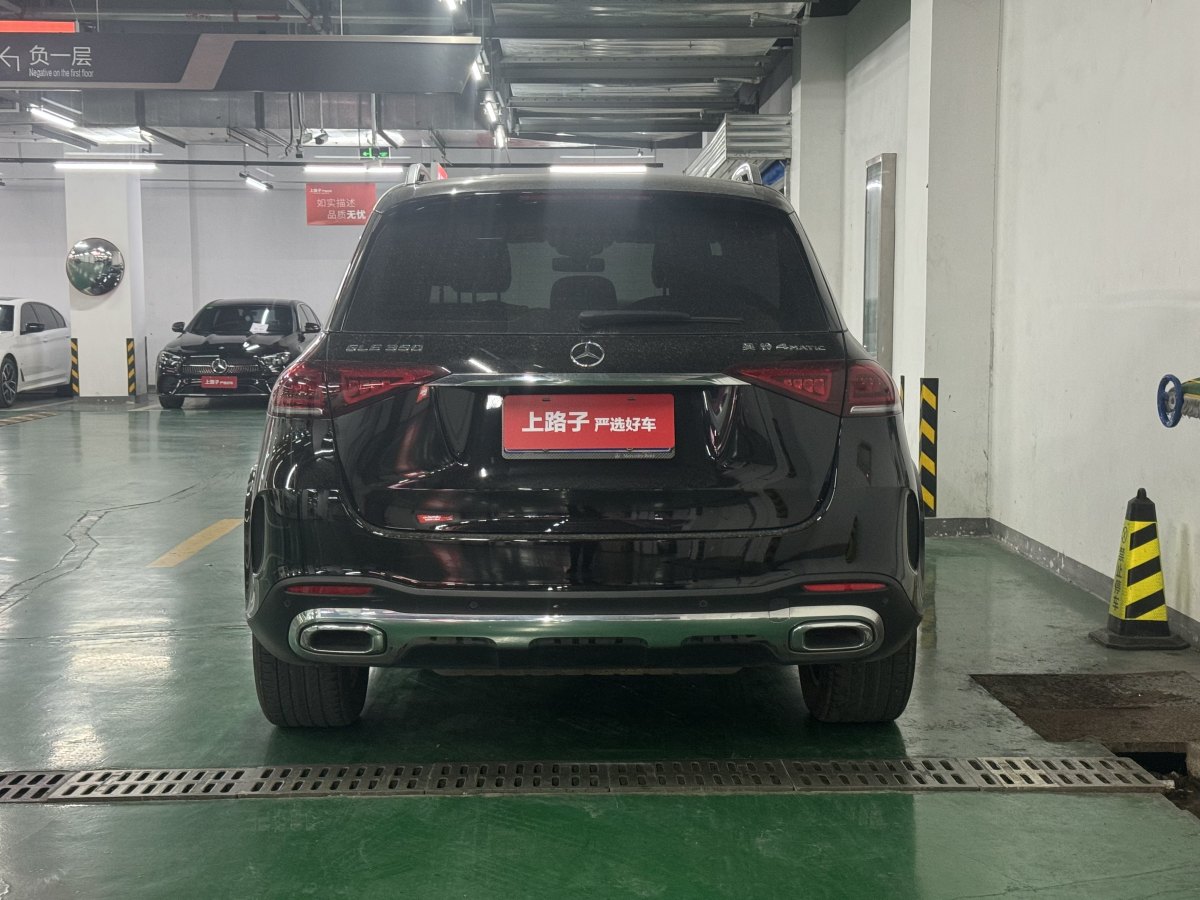 奔馳 奔馳GLE  2022款 改款 GLE 350 4MATIC 時(shí)尚型圖片