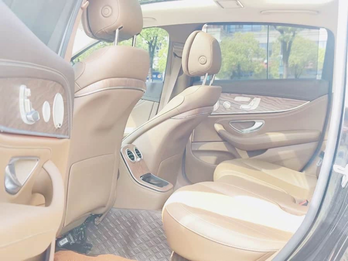 奔馳 奔馳E級  2023款 改款 E 300 L 豪華型圖片