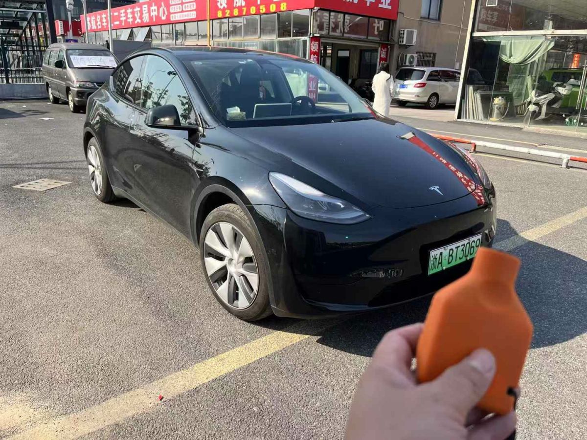 特斯拉 Model S  2023款 三電機(jī)全輪驅(qū)動(dòng) Plaid版圖片