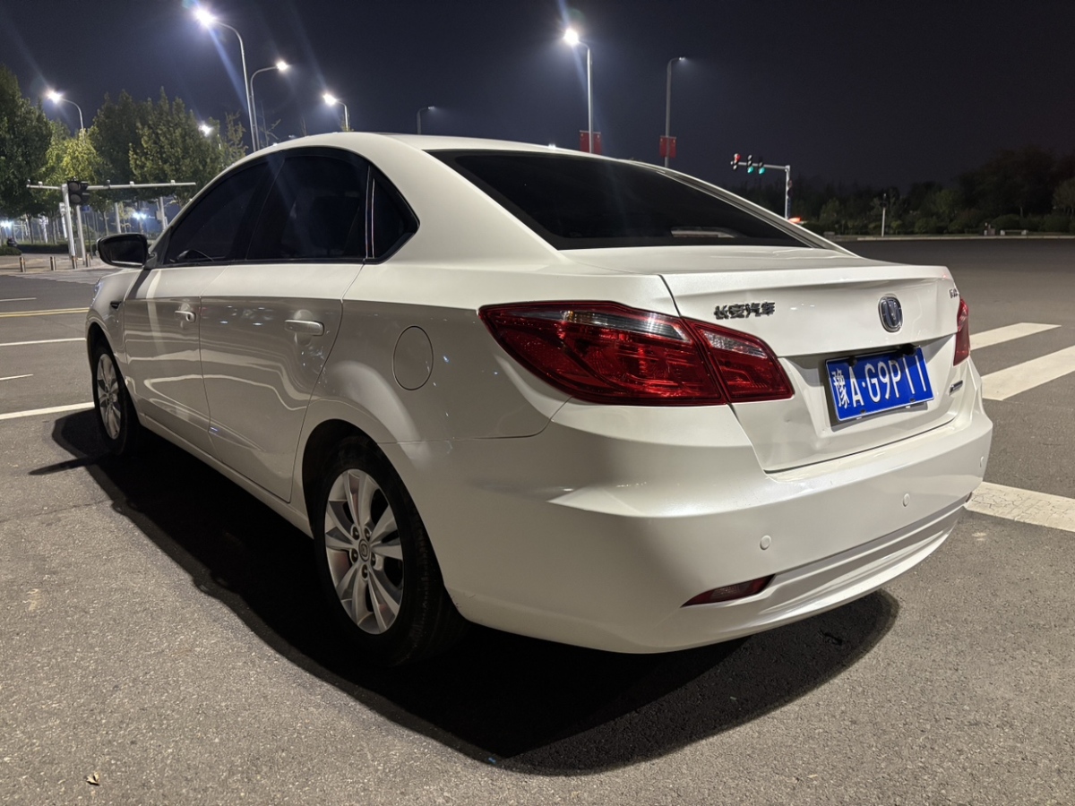 長(zhǎng)安 逸動(dòng)  2014款 1.6L 手動(dòng)豪華型圖片