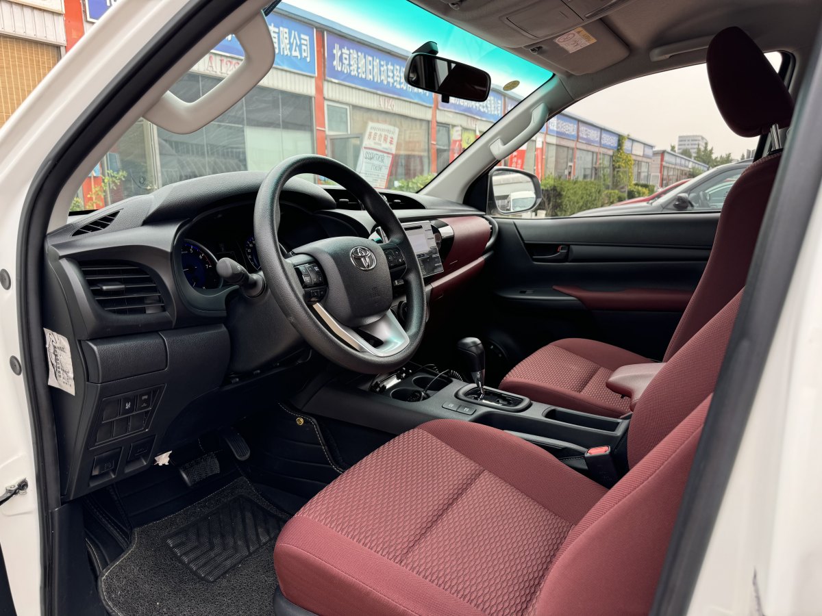 豐田 海拉克斯HILUX  2.7L 手動(dòng)四驅(qū)圖片