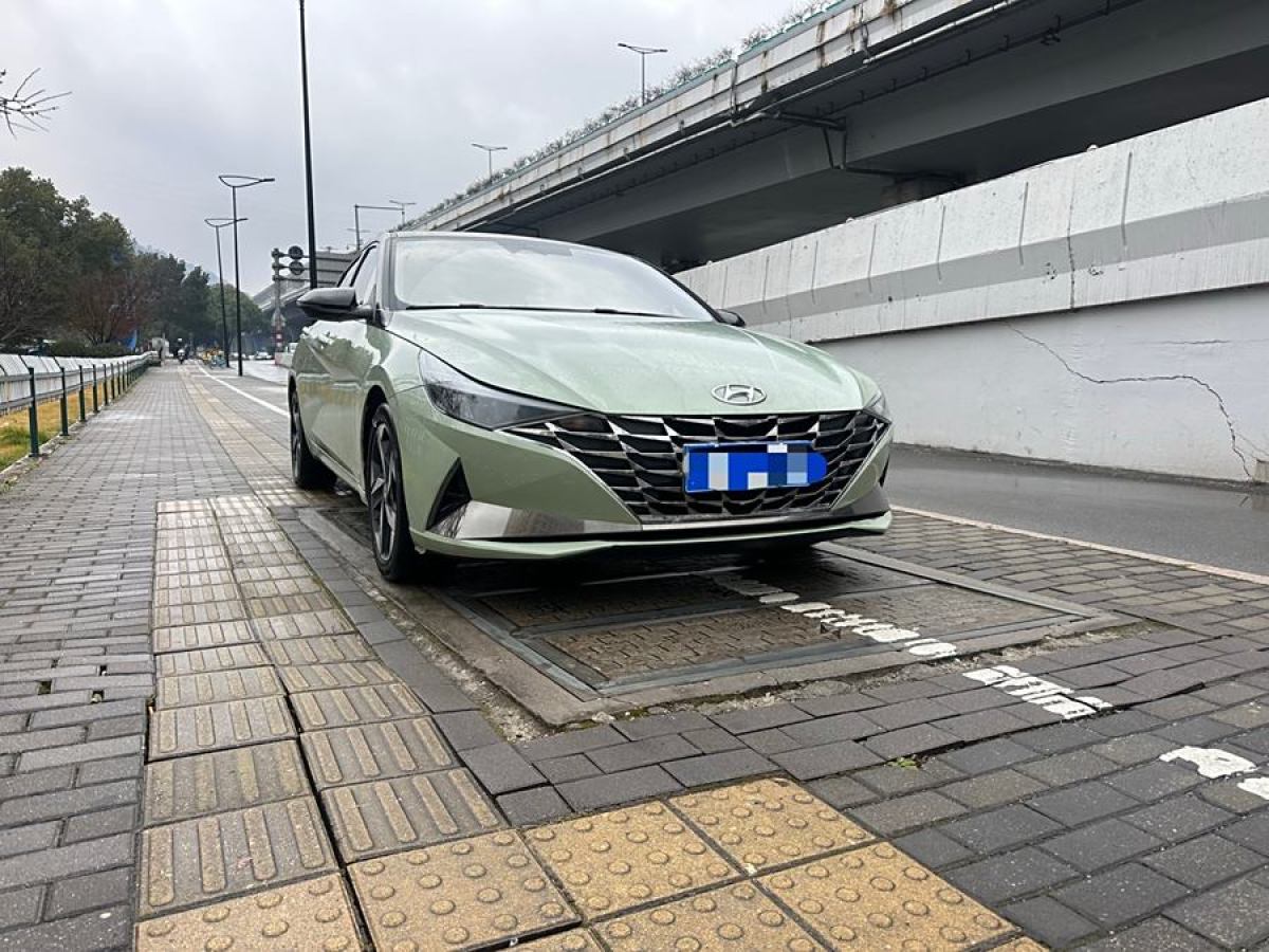 現(xiàn)代 伊蘭特  2021款 1.5L LUX尊貴版圖片