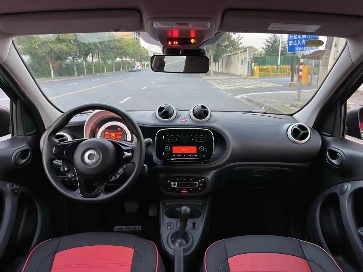 smart forfour  2018款 1.0L 52千瓦靈動版圖片