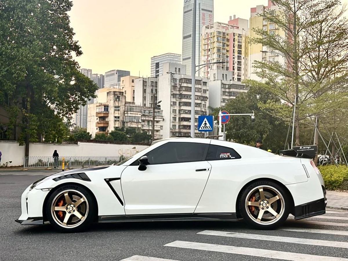 日產(chǎn) GT-R  2013款 3.8T Premium Edition圖片