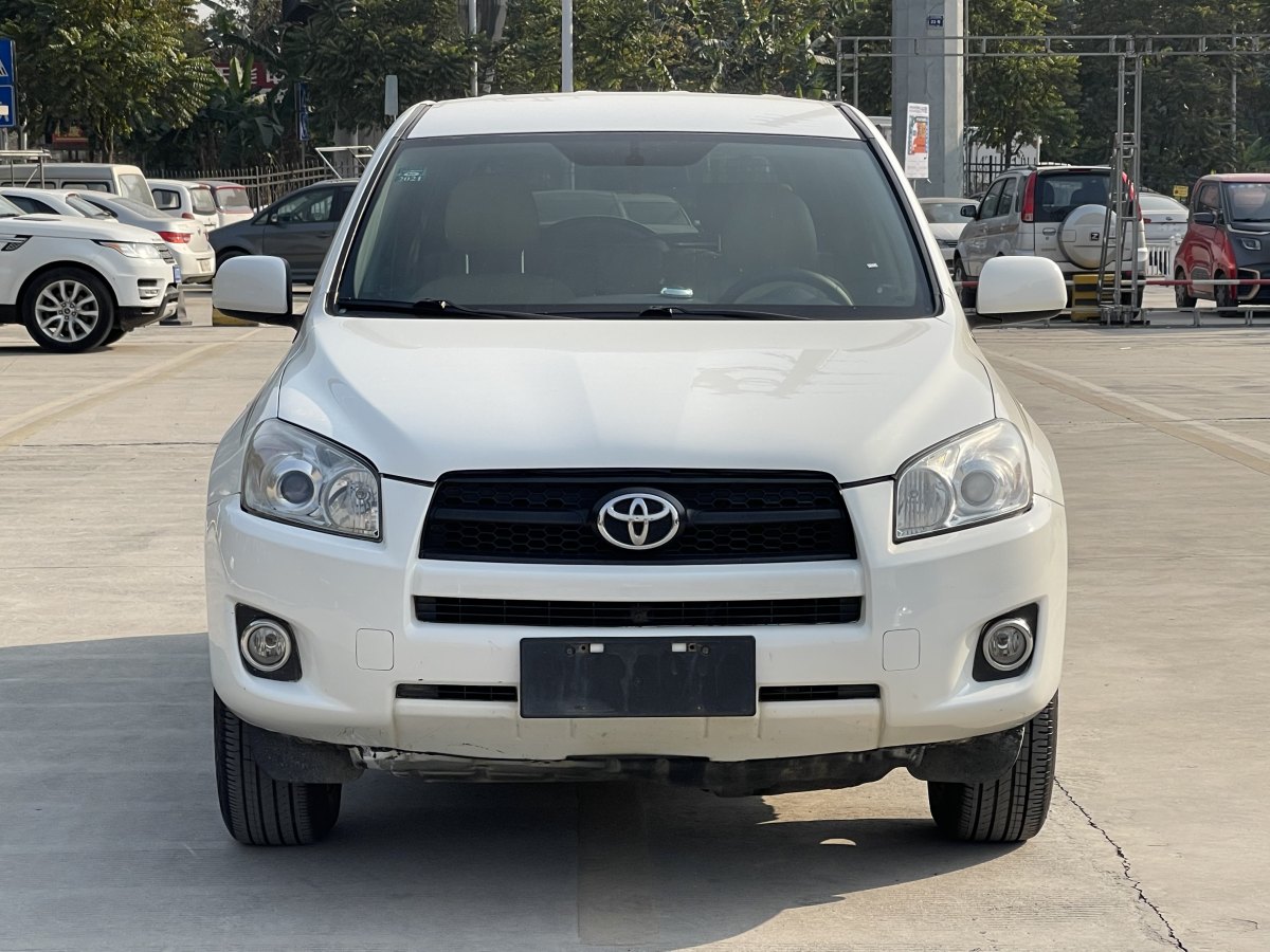 豐田 RAV4  2019款 榮放 2.0L CVT兩驅(qū)先鋒版圖片