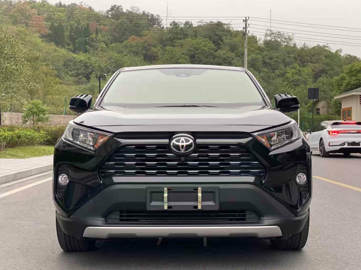 豐田 RAV4榮放  2021款 2.0L CVT四驅(qū)風(fēng)尚版圖片