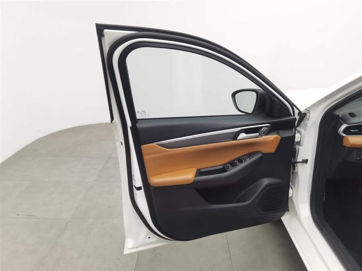 福特 福睿斯  2021款 1.5L 自動榮耀版圖片