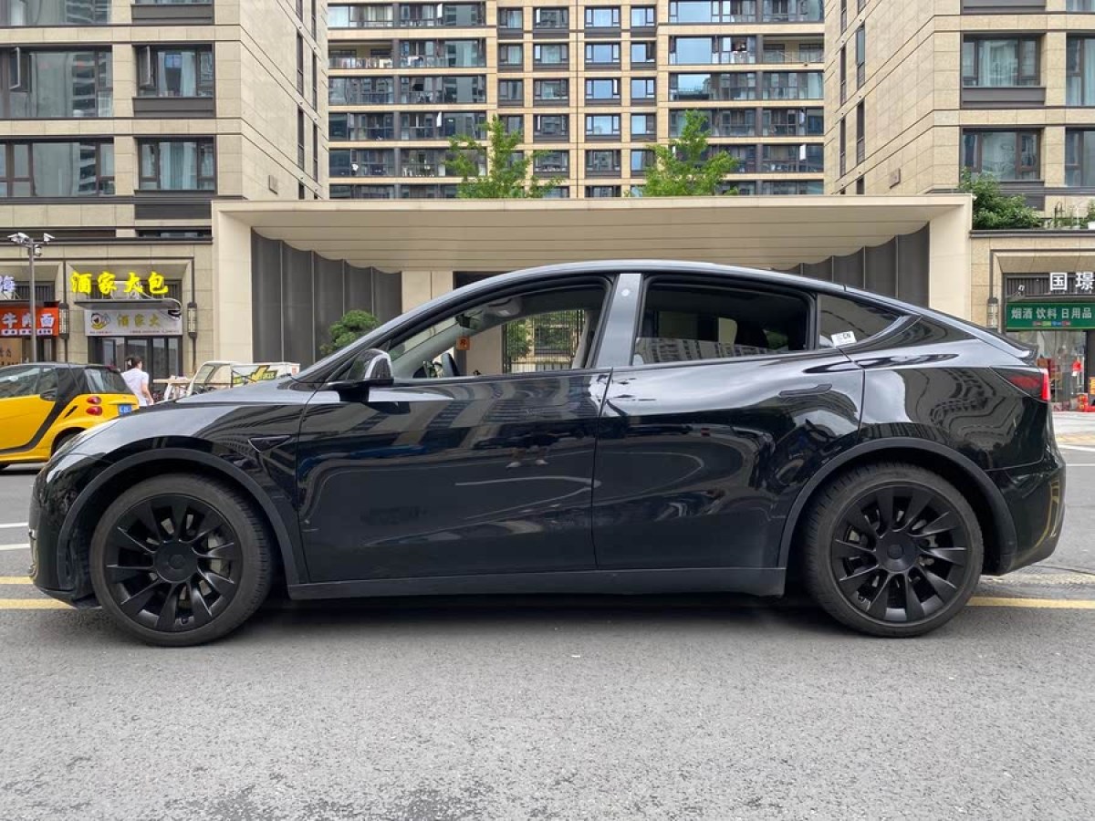 特斯拉 Model Y  2021款 標準續(xù)航后驅(qū)版圖片