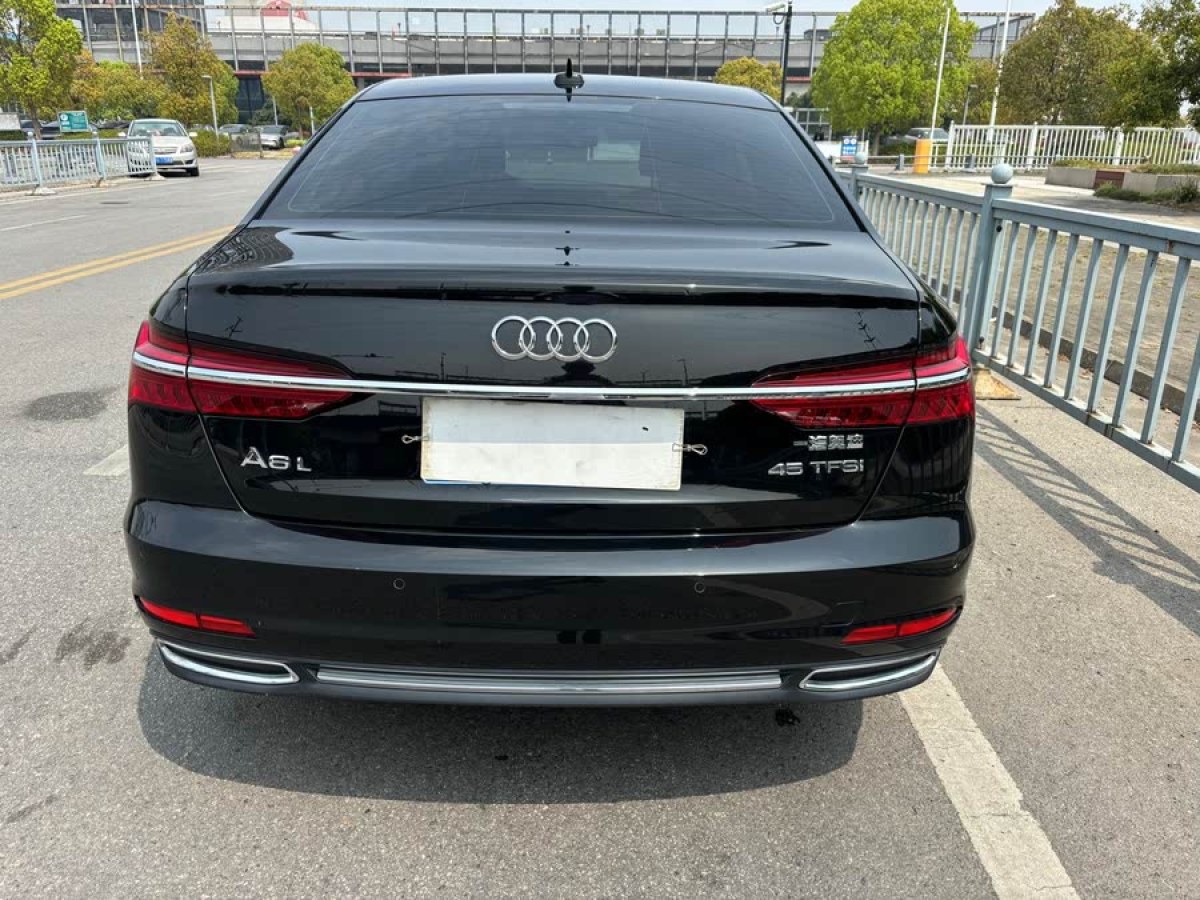 奧迪 奧迪A6L  2022款 45 TFSI 臻選致雅型圖片