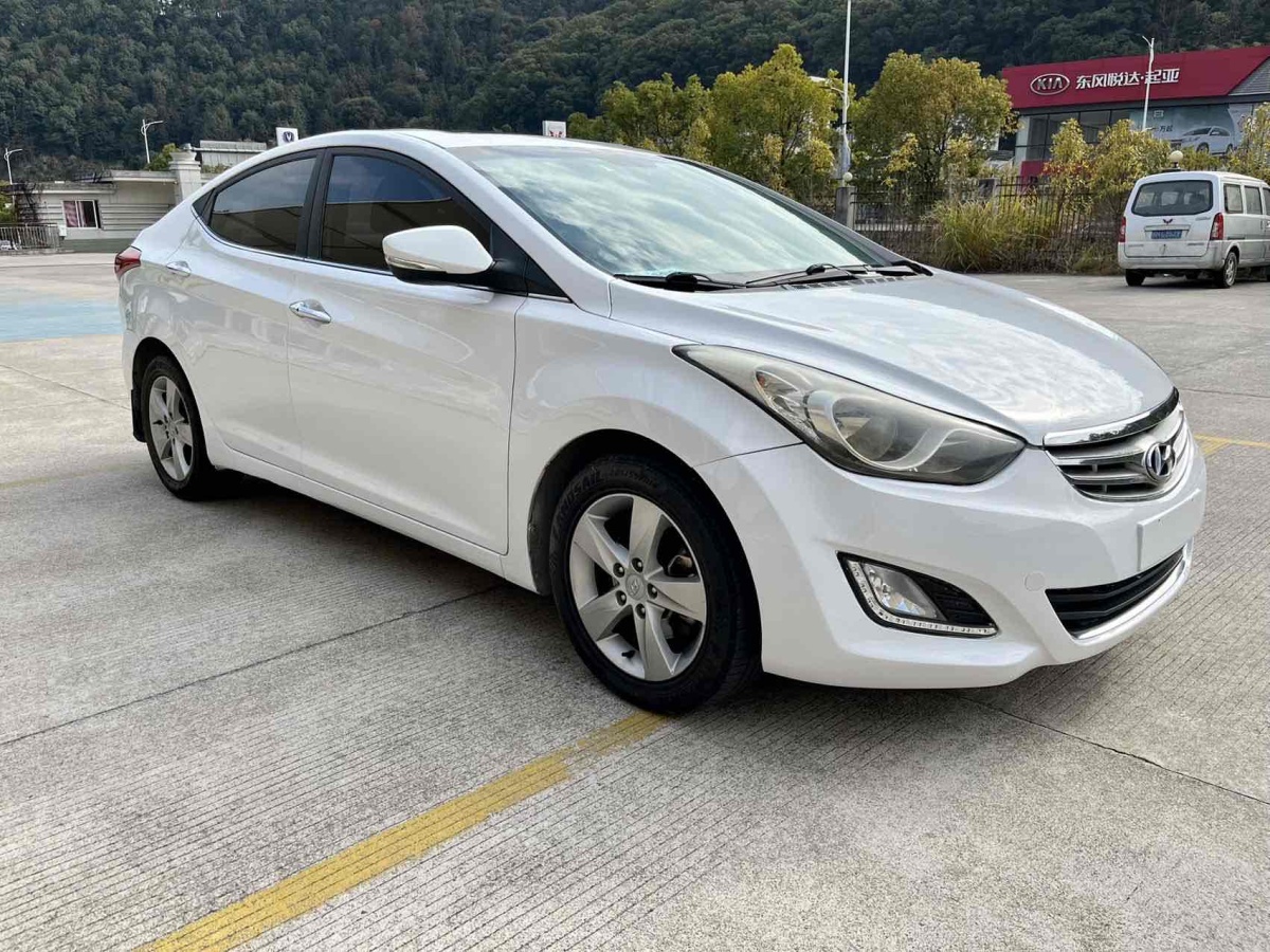 現(xiàn)代 朗動  2013款 1.6L 自動尊貴型圖片