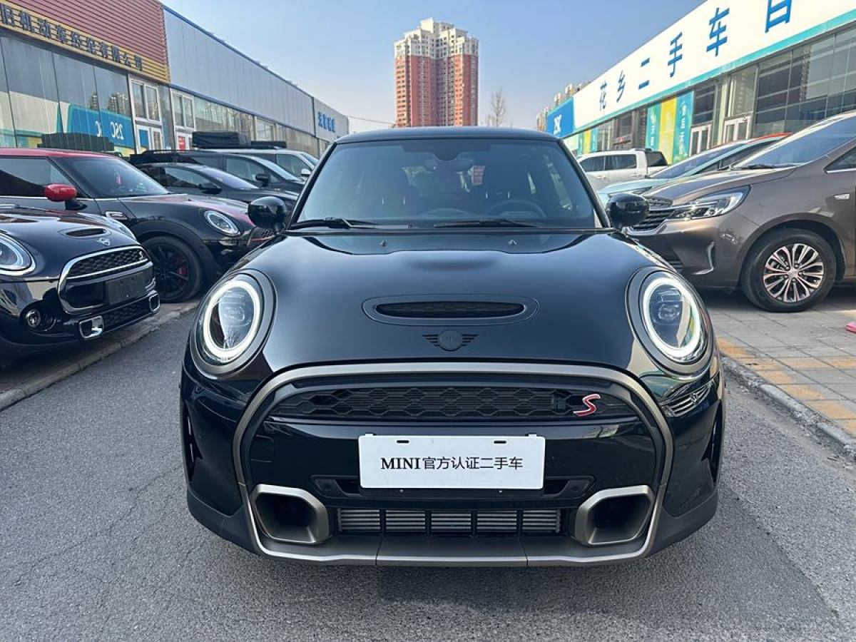 MINI MINI  2023款 2.0T COOPER S 國(guó)王十字特別版圖片