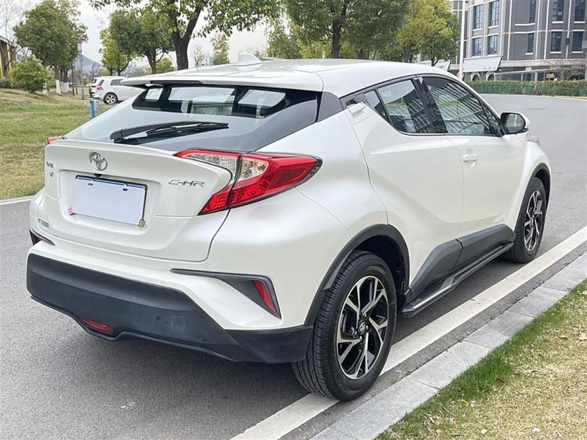 2020年3月豐田 C-HR  2020款 2.0L 領(lǐng)先版