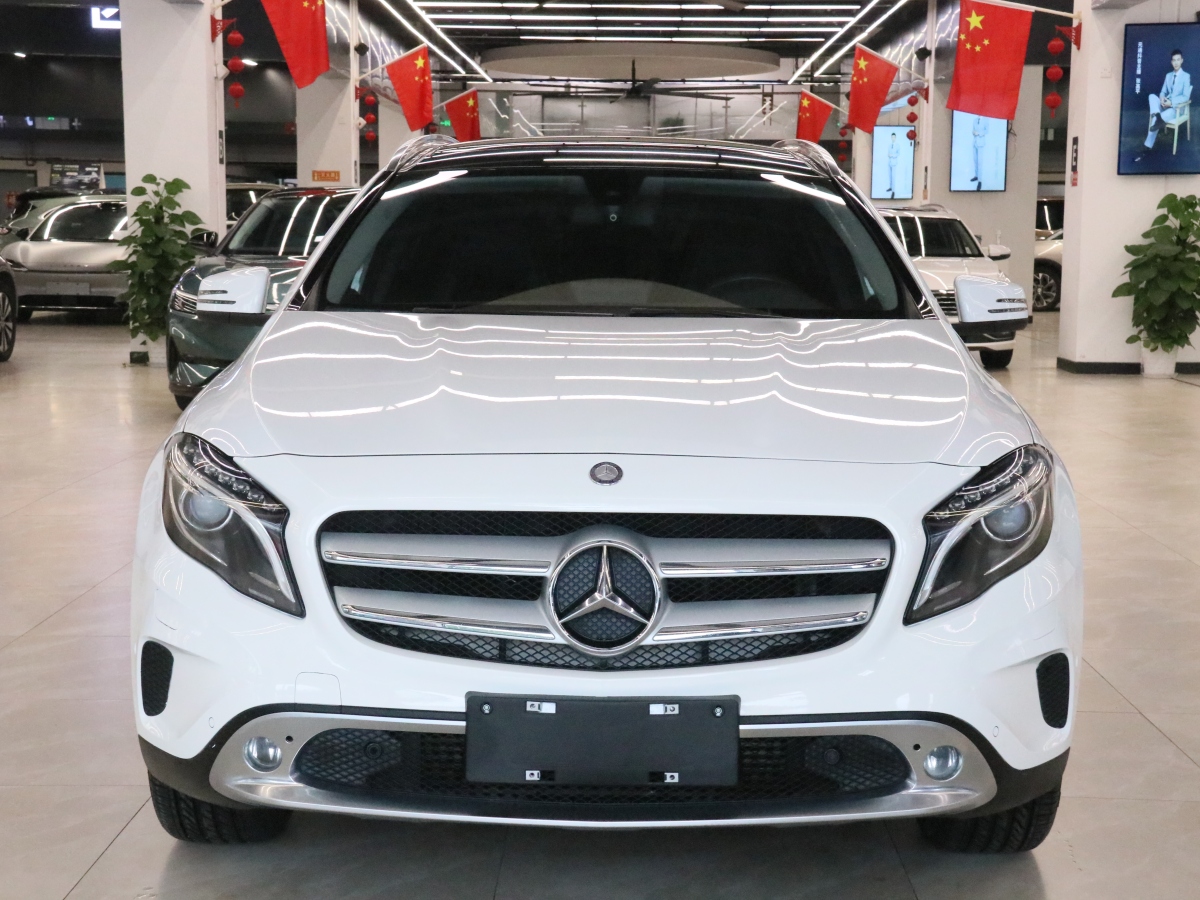 奔馳 奔馳GLA  2016款 GLA 220 4MATIC 時(shí)尚型圖片