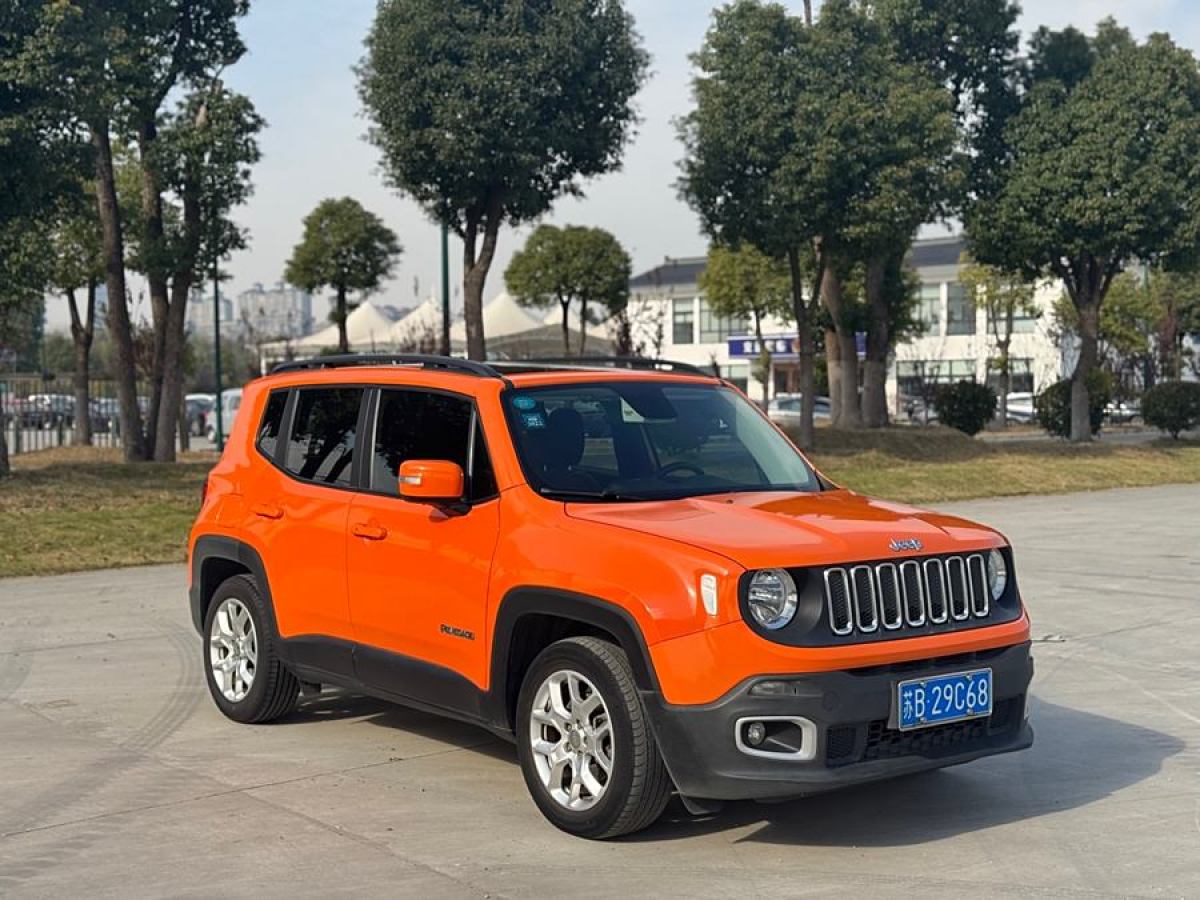 Jeep 自由俠  2018款 互聯(lián)大屏版 180T 自動(dòng)勁能版圖片