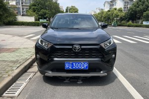 RAV4 豐田 榮放 2.0L CVT兩驅(qū)風(fēng)尚版