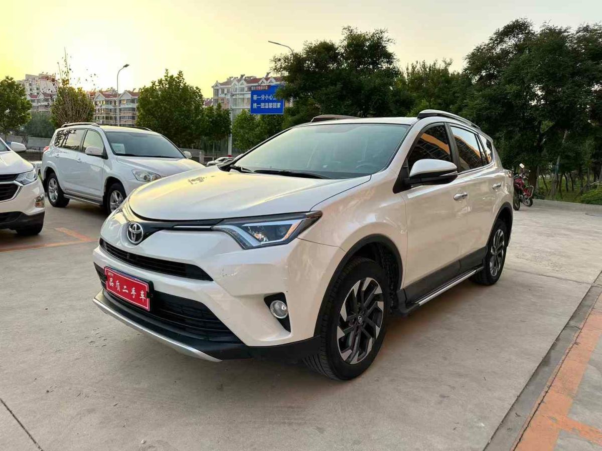 2017年8月豐田 RAV4 