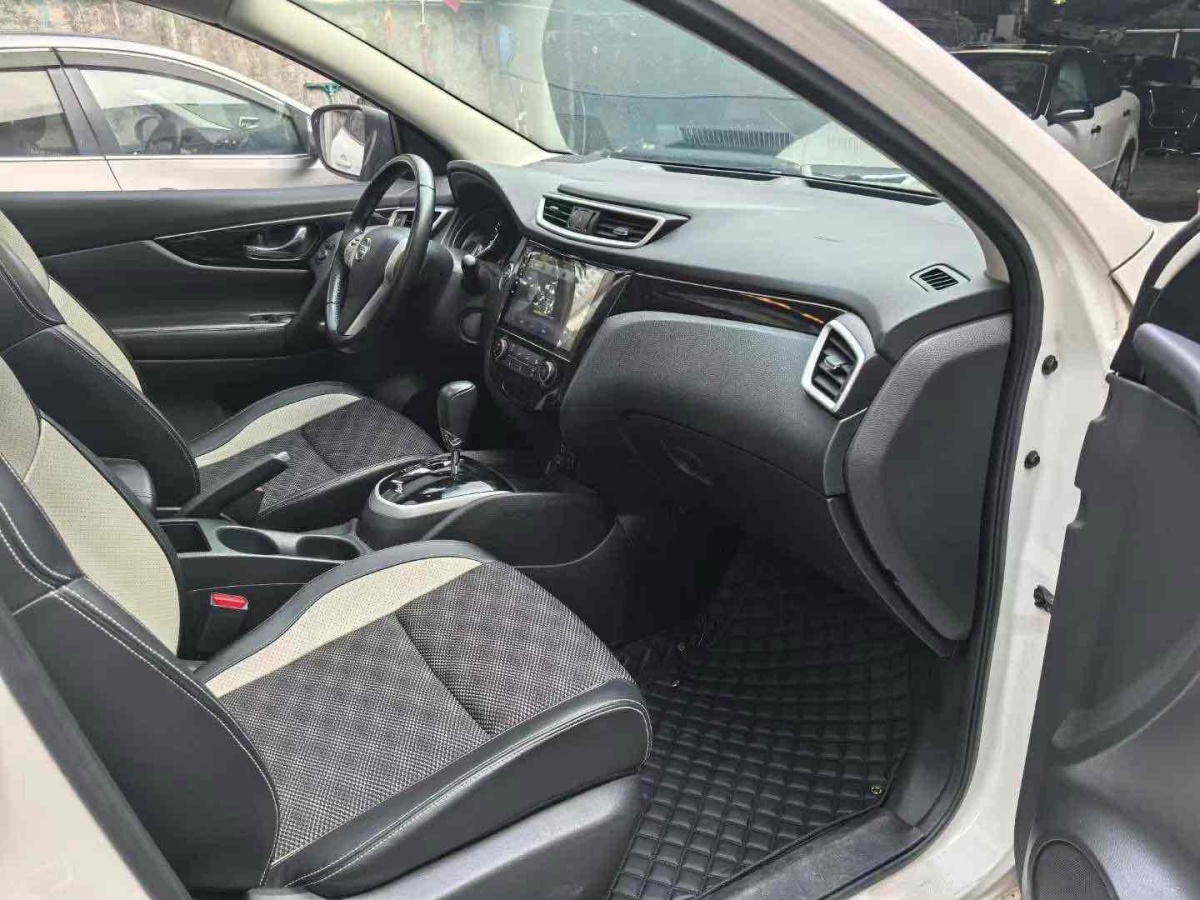 日產(chǎn) 逍客  2016款 2.0L CVT豪華版圖片