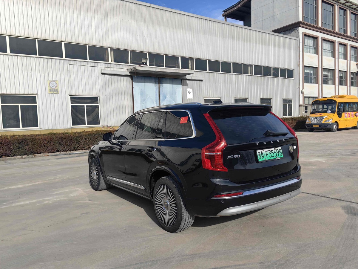 沃爾沃 XC90新能源  2022款 改款 E驅(qū)混動 T8 智尊豪華版 7座圖片