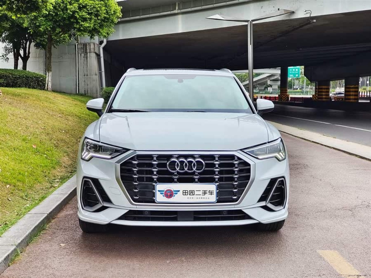 奧迪 奧迪Q3  2019款  35 TFSI 進(jìn)取動(dòng)感型圖片
