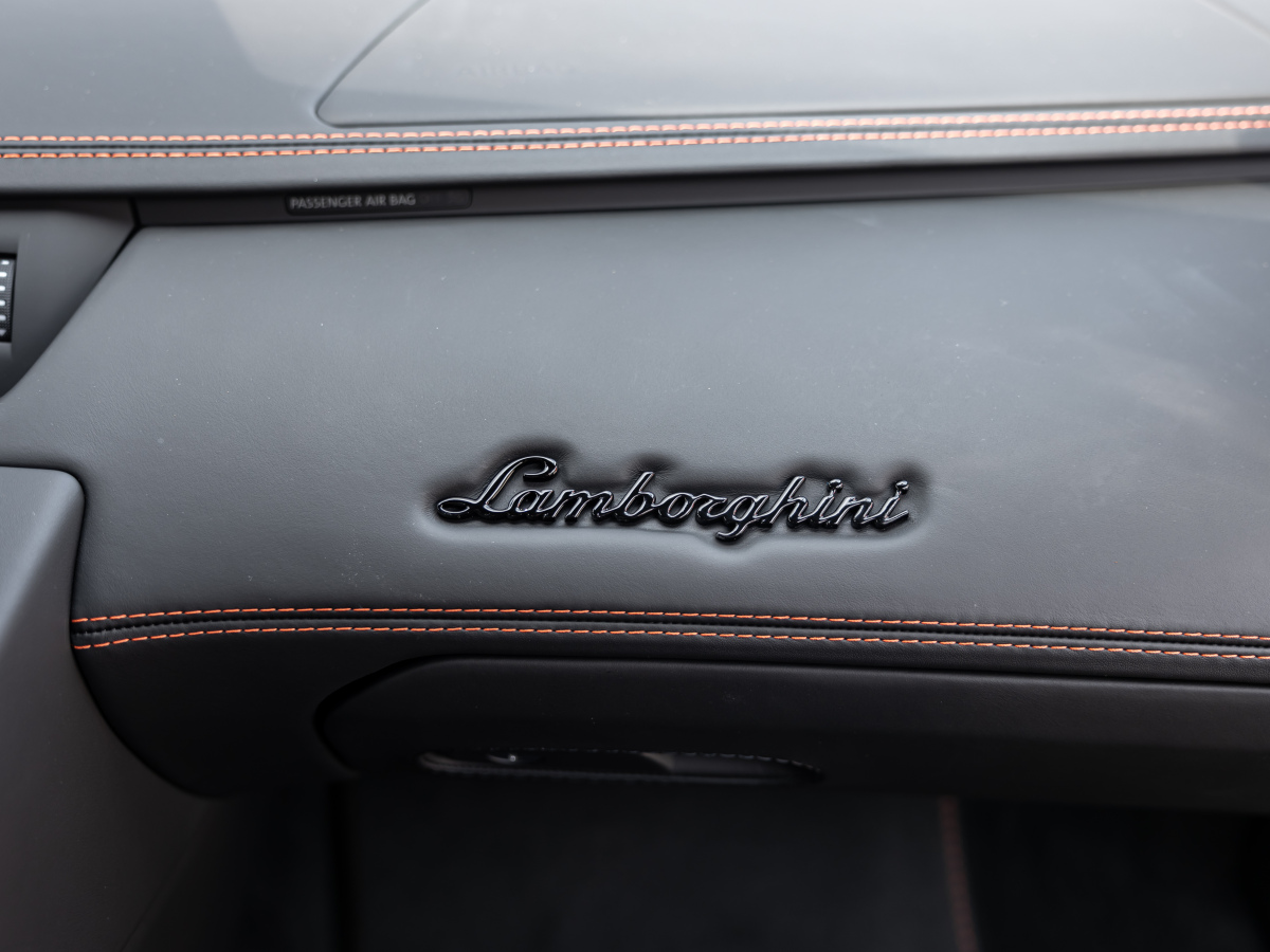 2019年8月兰博基尼 Aventador  2017款 Aventador S