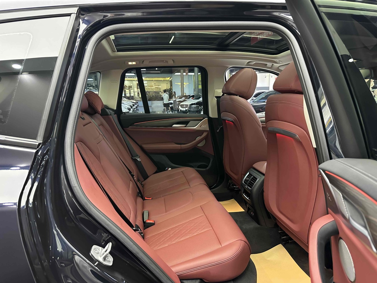 寶馬 寶馬X3  2022款 xDrive30i 領(lǐng)先型 M曜夜套裝圖片