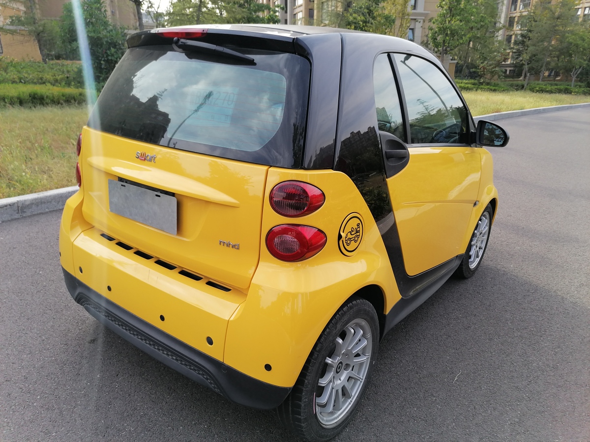 2014年5月smart fortwo  2014款 1.0 MHD 硬頂新年特別版